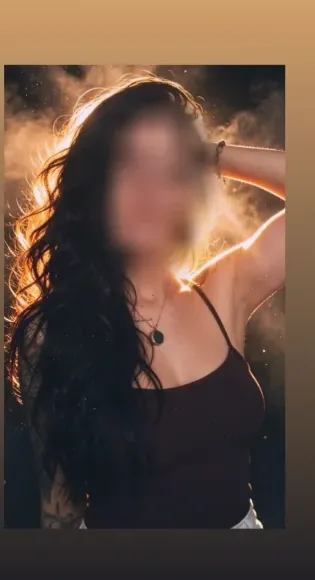 Amira, 37