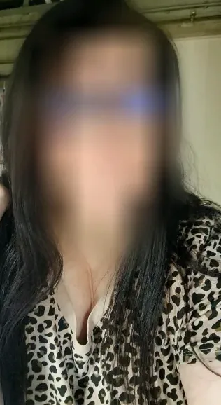 Anna, 33