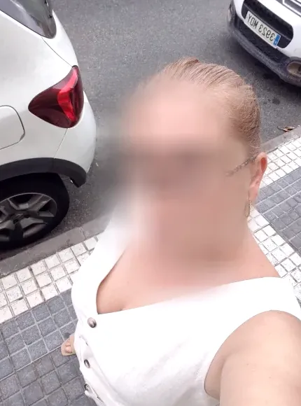 Daniela, 38
