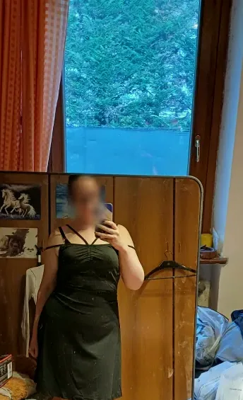 Helena, 27