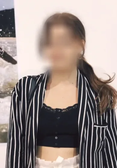 Jasmin, 28