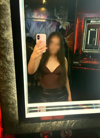 Katrin, 18