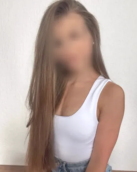 Kim, 28