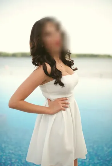 Kira, 29