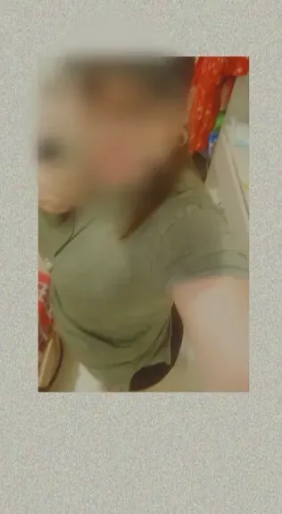 Larissa, 37