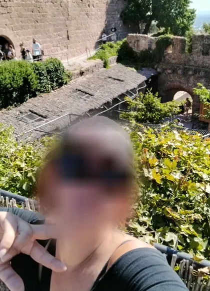 Mia, 38