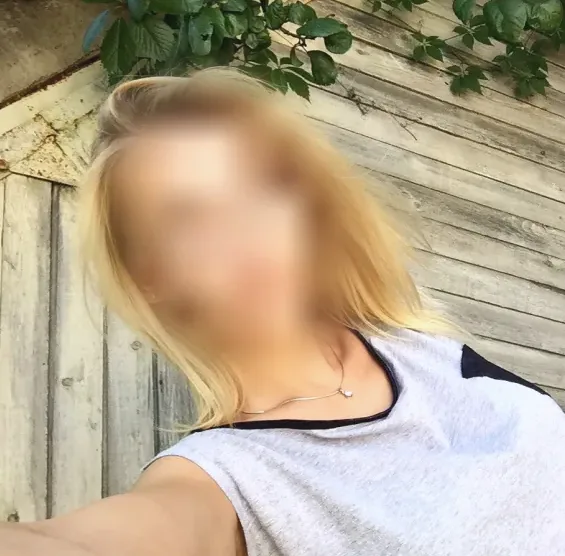 Neele, 34