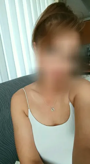Nina, 39
