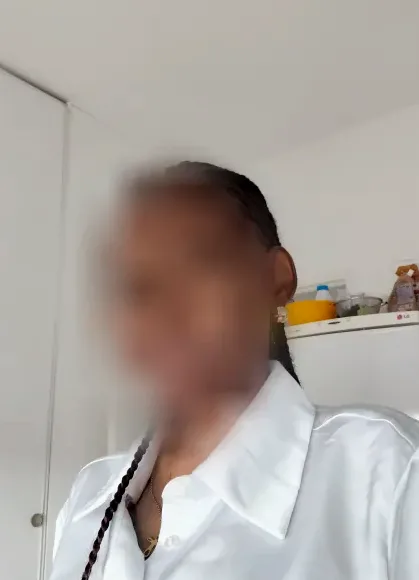 Sandra, 34