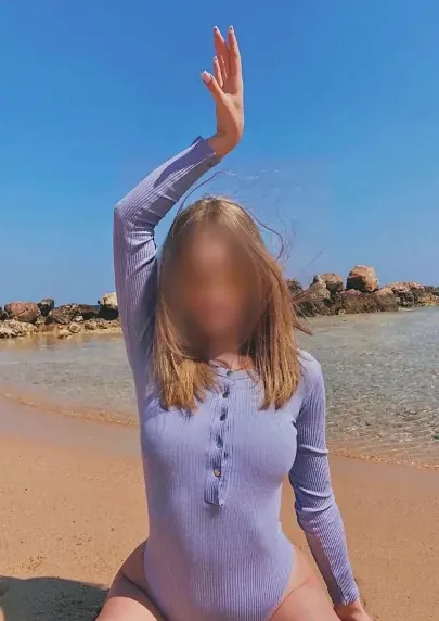 Selina, 27