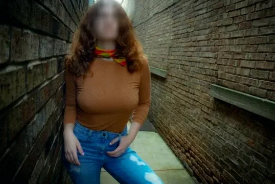 Selina, 32