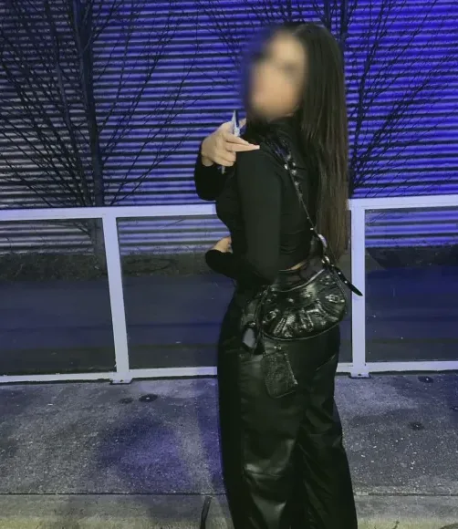 Sina, 19