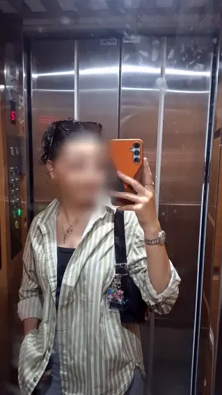 Vanessa, 21