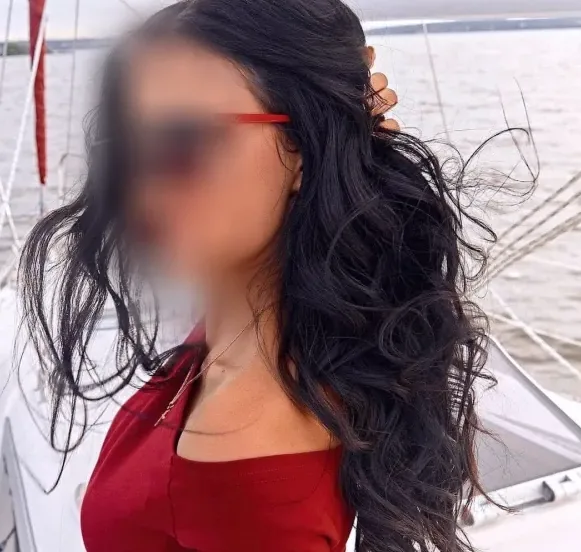 Yasmin, 35